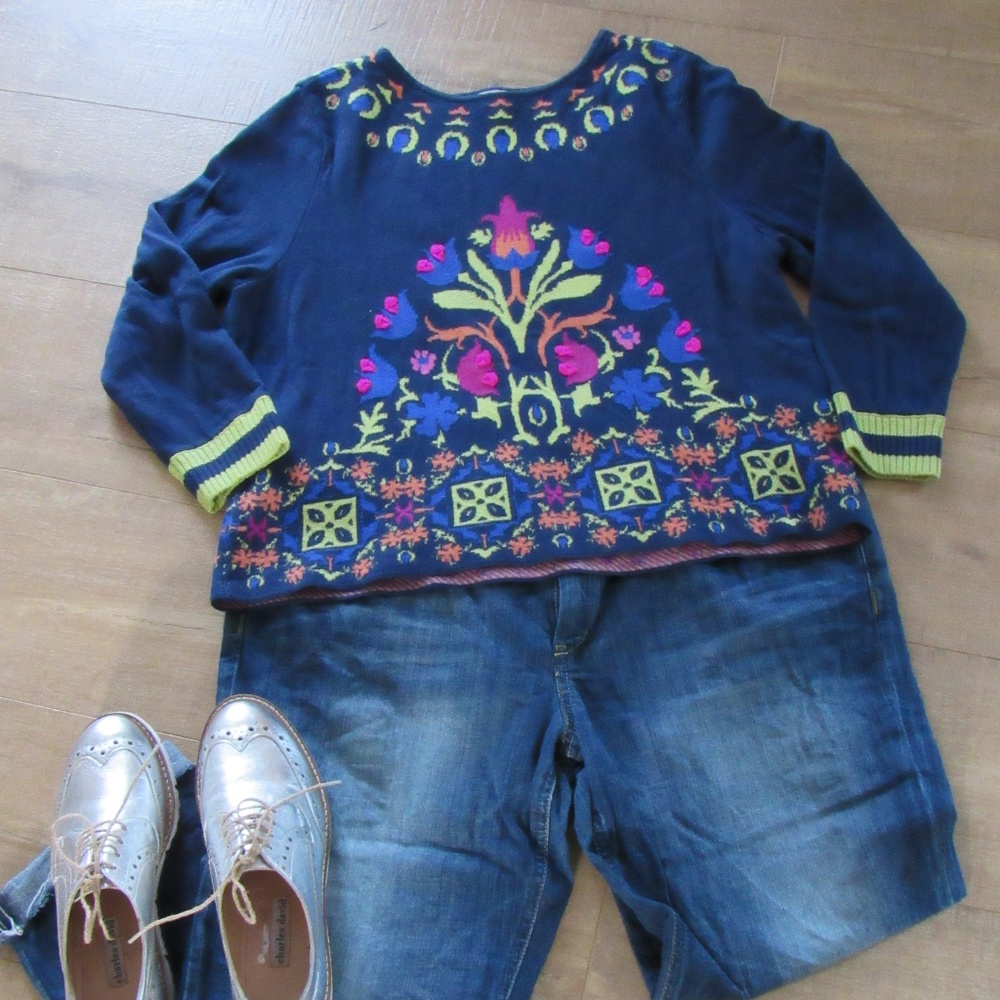 Adorable blue and multi-color sweater - EUC